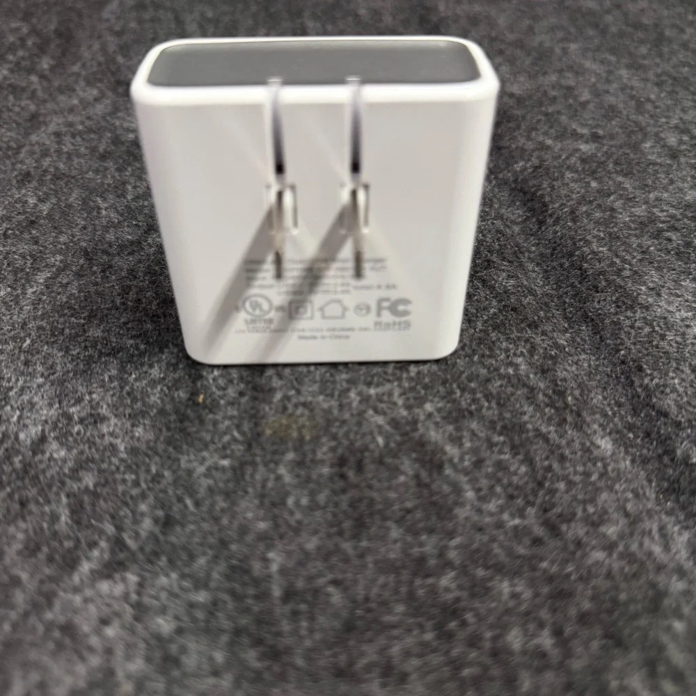 Ubiolabs White USB Wall Charger